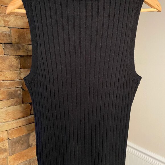 Sleeveless Ribbed Dress Tank - Picture 3 of 4